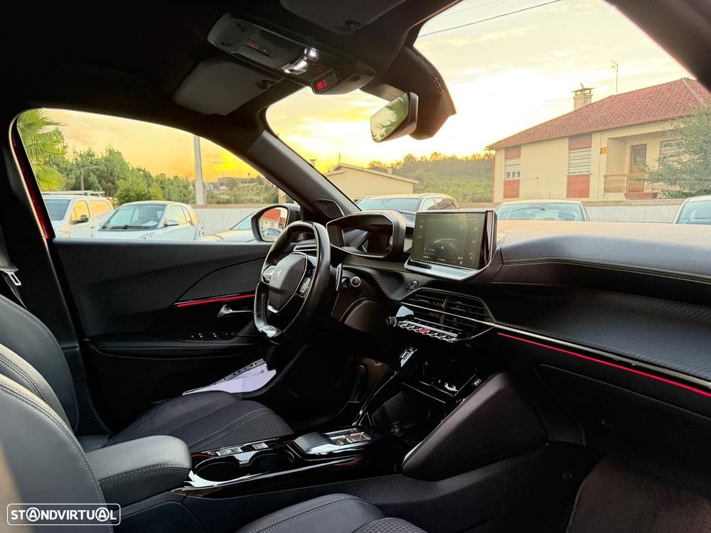 Peugeot 2008 1.2 PureTech GT EAT8 - 18