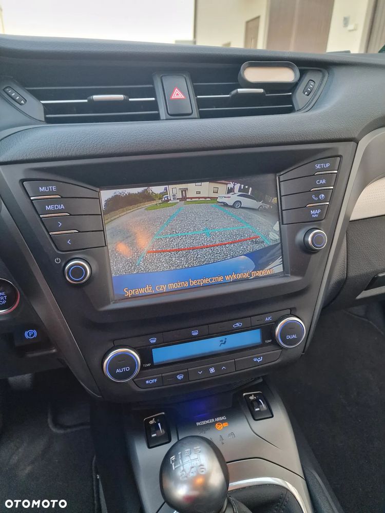 Toyota Avensis 1.8 Prestige - 12