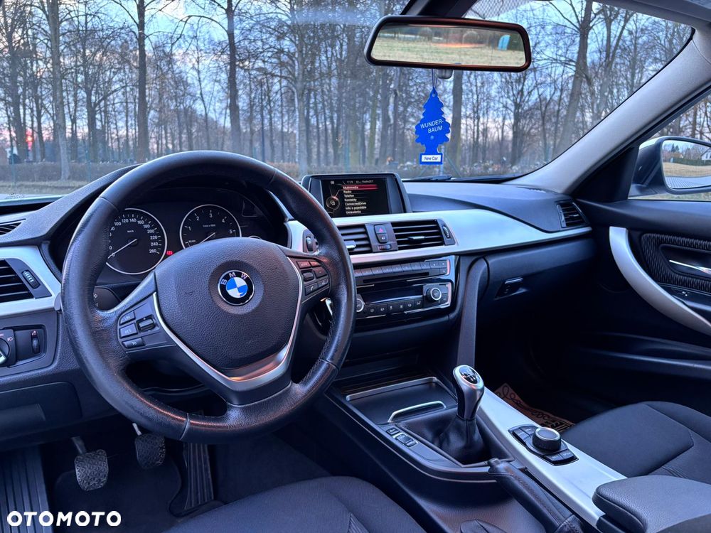 BMW Seria 3 318d - 21