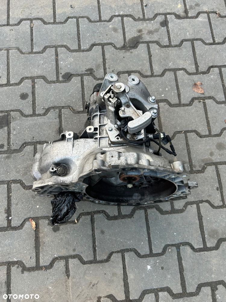 Opel Corsa E 1.3 diesel skrzynia biegów 5B - 1