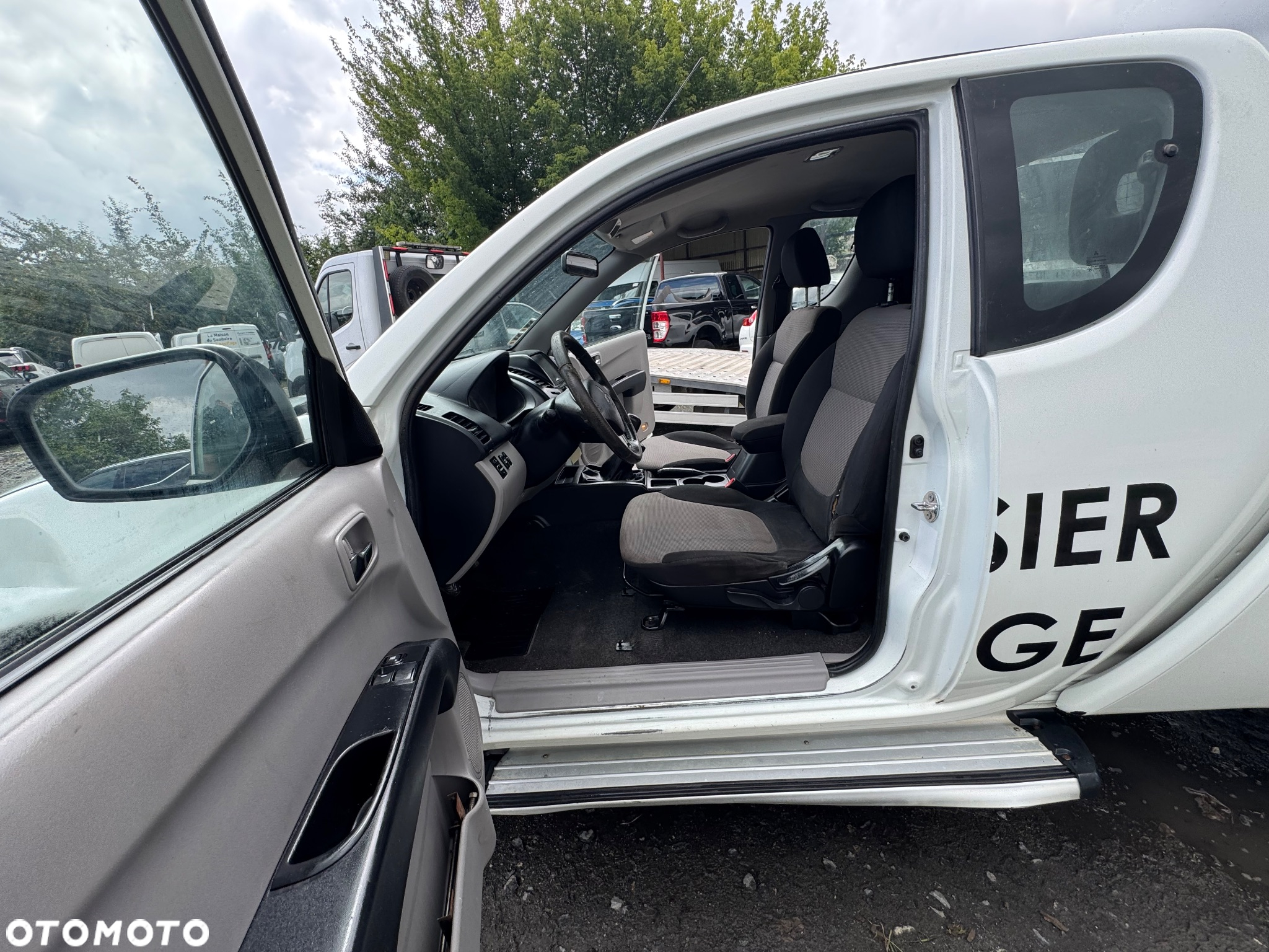 Mitsubishi L200 - 10