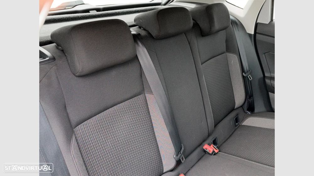 VW Polo 1.0 TSI Life DSG - 18