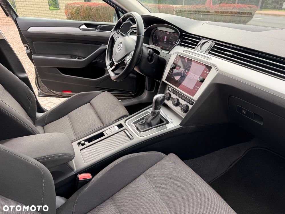Volkswagen Passat 1.5 TSI OPF DSG Highline - 28