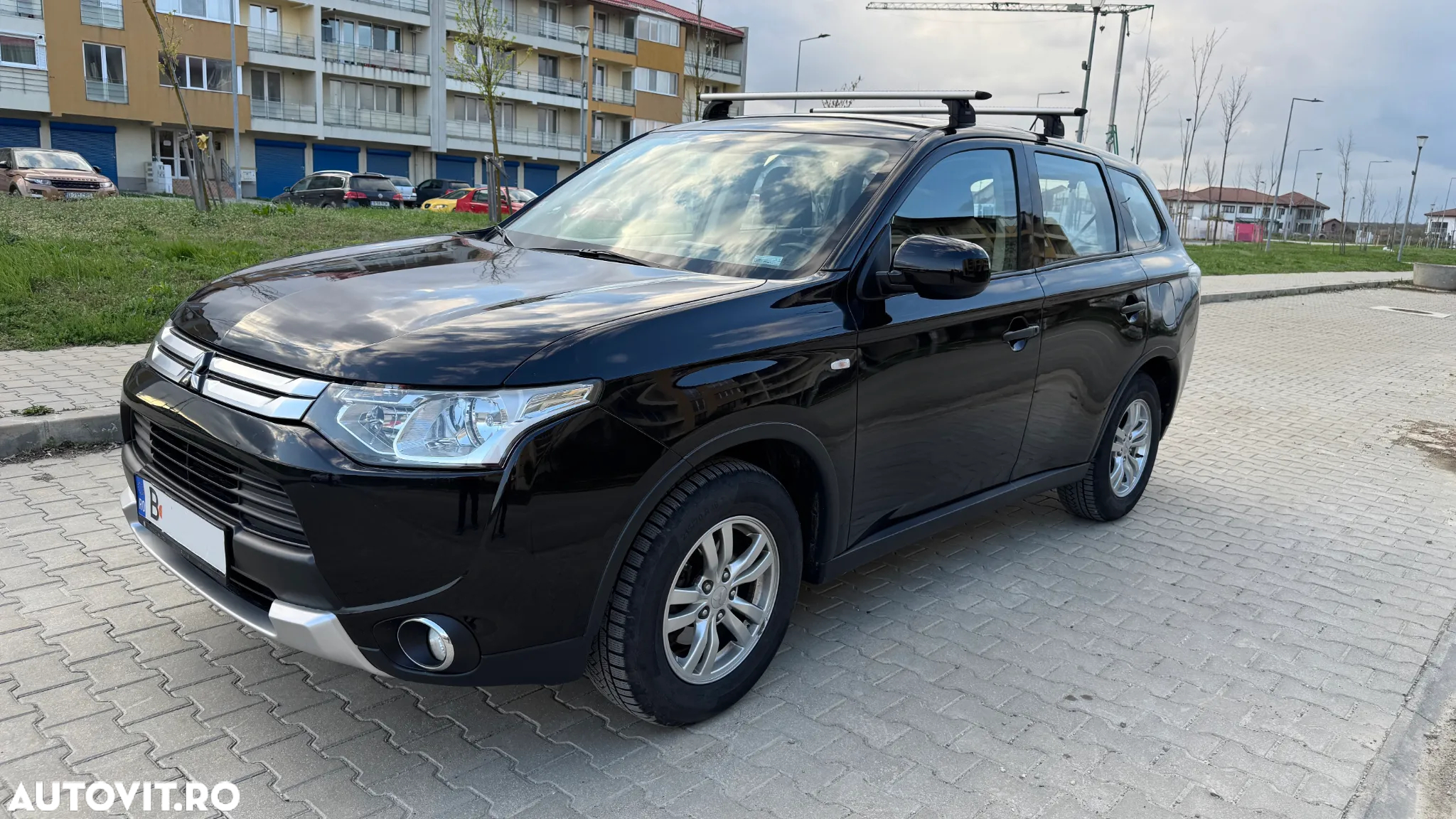 Mitsubishi Outlander - 8