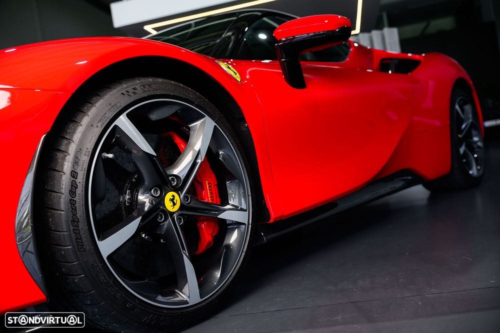 Ferrari SF90 Stradale - 16