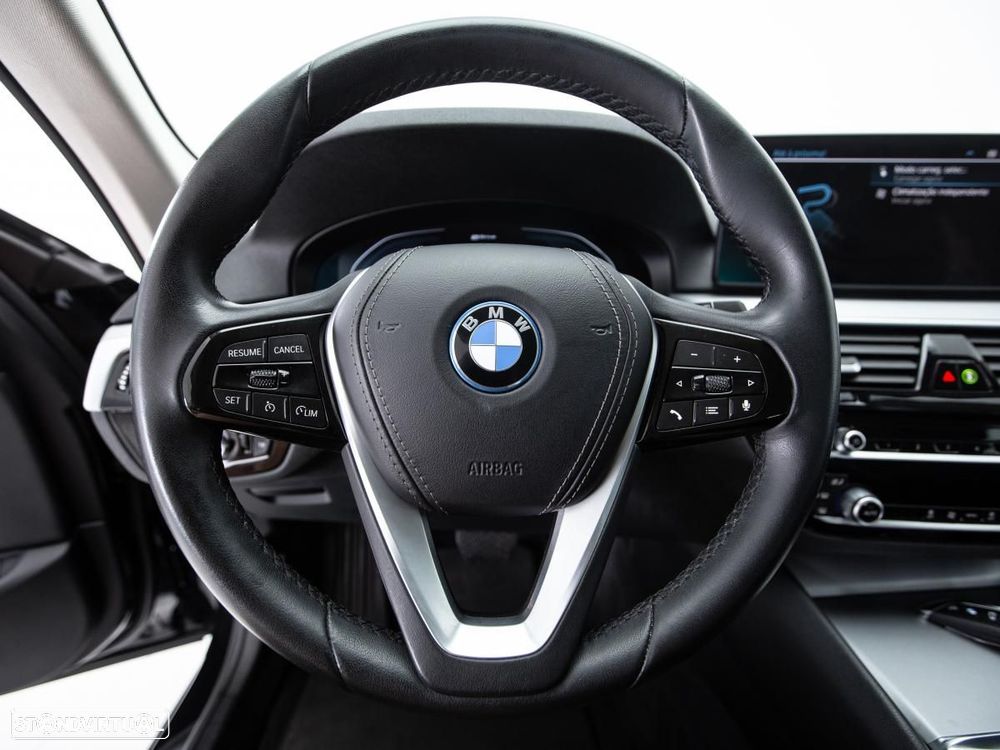 BMW 520 e - 21