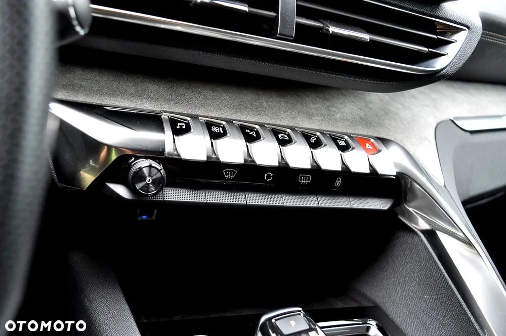 Peugeot 5008 PureTech 180 EAT8 Stop & Start GT - 26