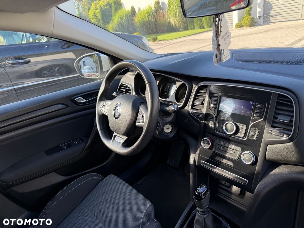 Renault Megane 1.2 Energy TCe Bose - 17