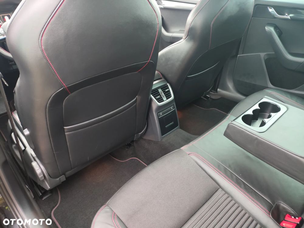 Skoda Octavia 2.0 TDI DSG RS - 11