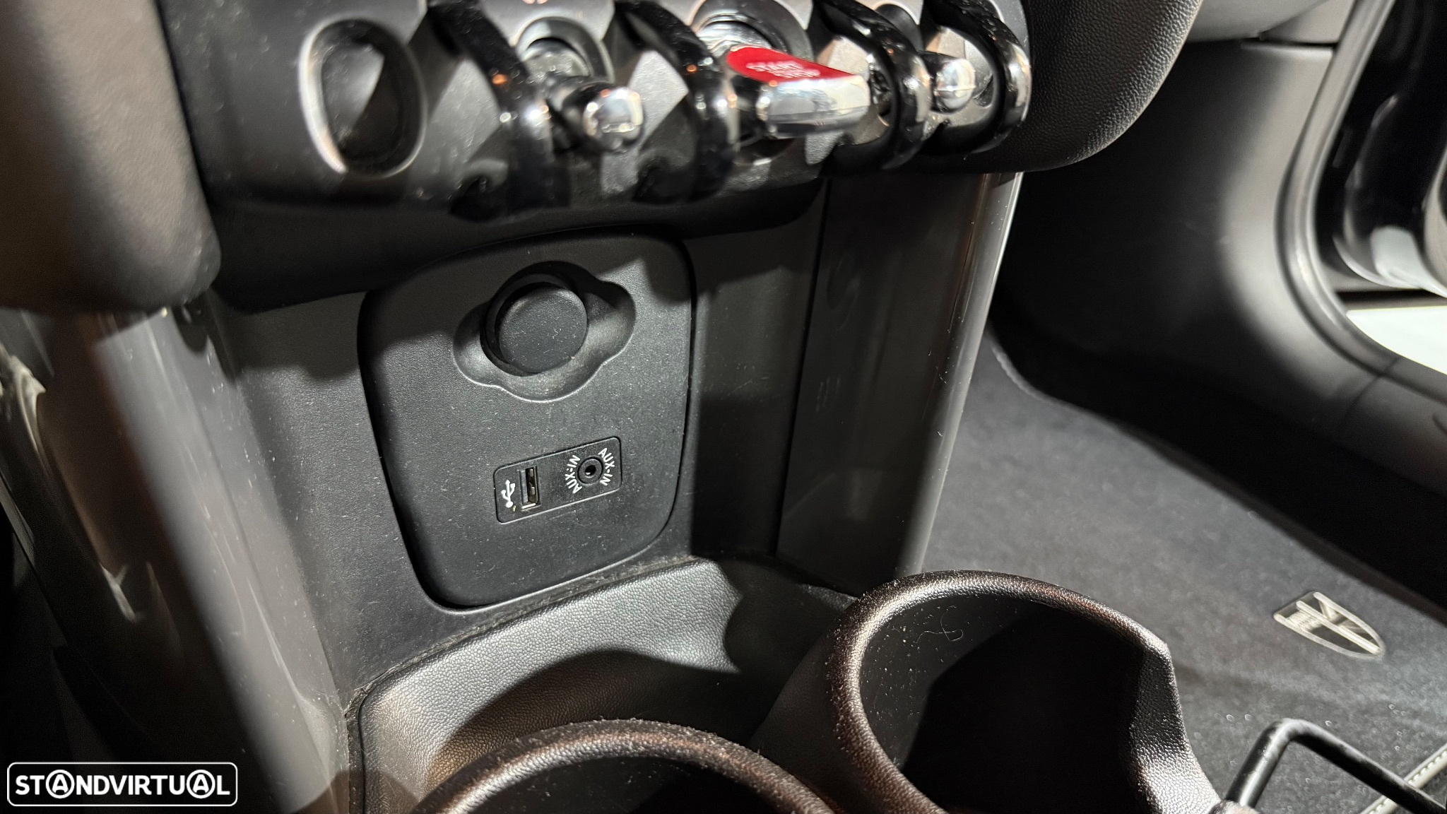 MINI 3 Portas One D - 29