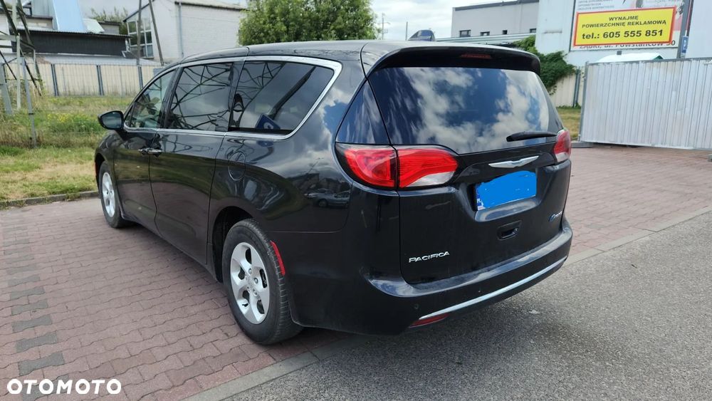 Chrysler Pacifica - 3