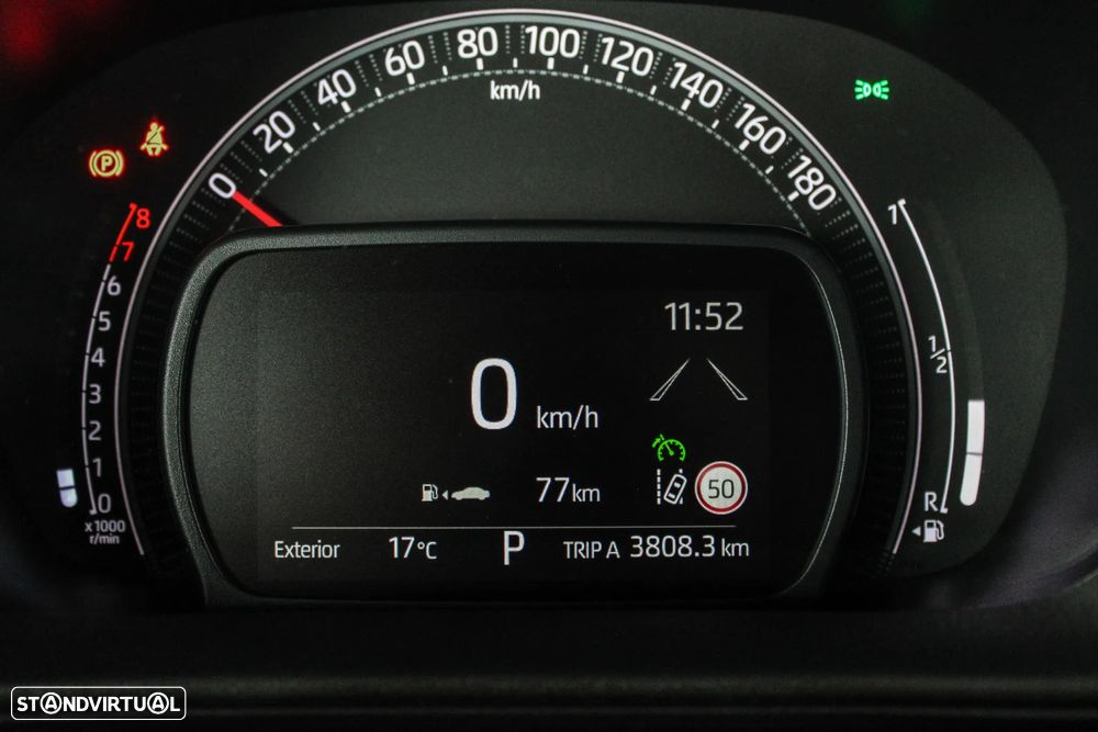 Toyota Aygo X 1.0 Envy CVT - 36