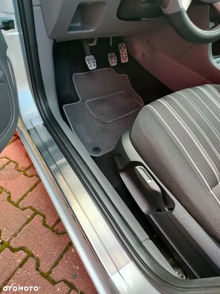 Ford Focus 1.6 Ambiente - 13