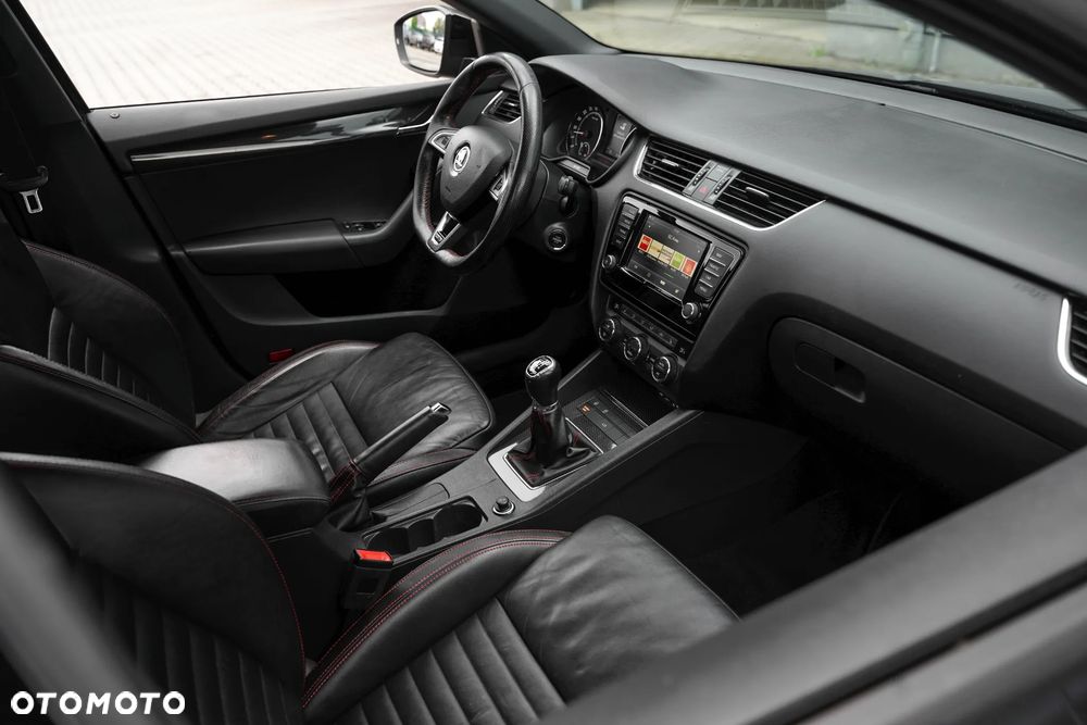 Skoda Octavia 2.0 TDI RS - 20