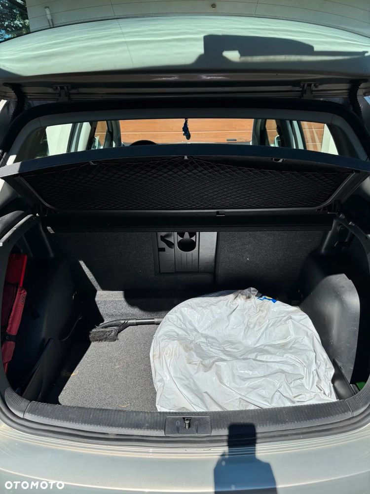 Volkswagen Golf Plus 1.6 TDI BlueMot Comfortline DSG - 14