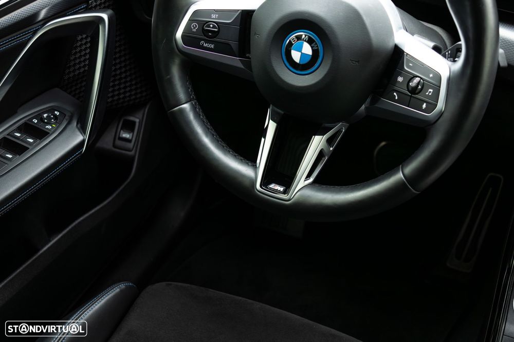 BMW iX1 eDrive20 Pack Desportivo M - 23