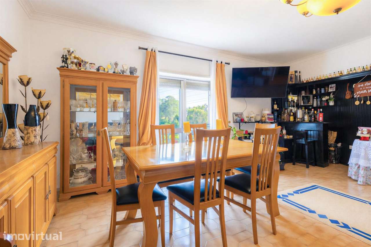 Apartamento de Grande Dimensão com Sótão Habitável –... - Grande imagem: 3/41