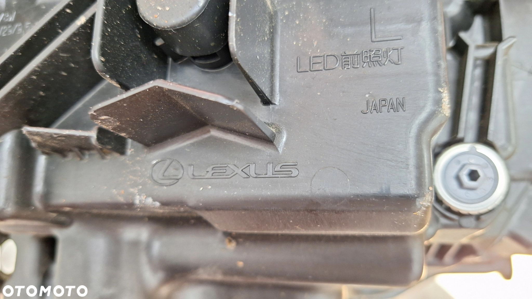 LAMPA LEWA PRZÓD FULL LED LEXUS UX DEMONTAŻ - 9