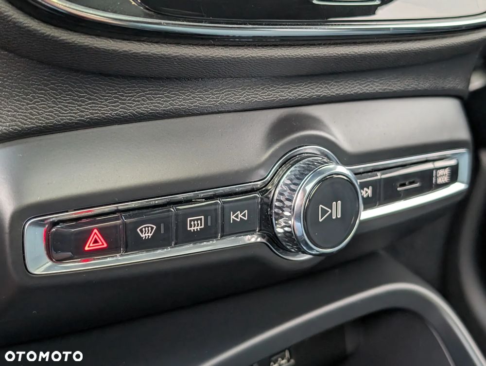 Volvo XC 40 B4 B AWD R-Design - 26