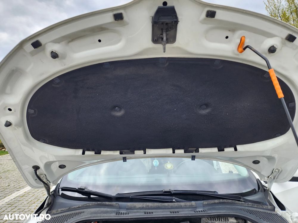 Skoda RAPID 1.6 TDI Active - 12