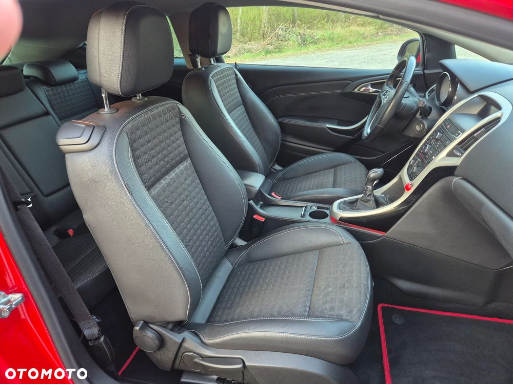 Opel Astra 1.6 T Cosmo - 23