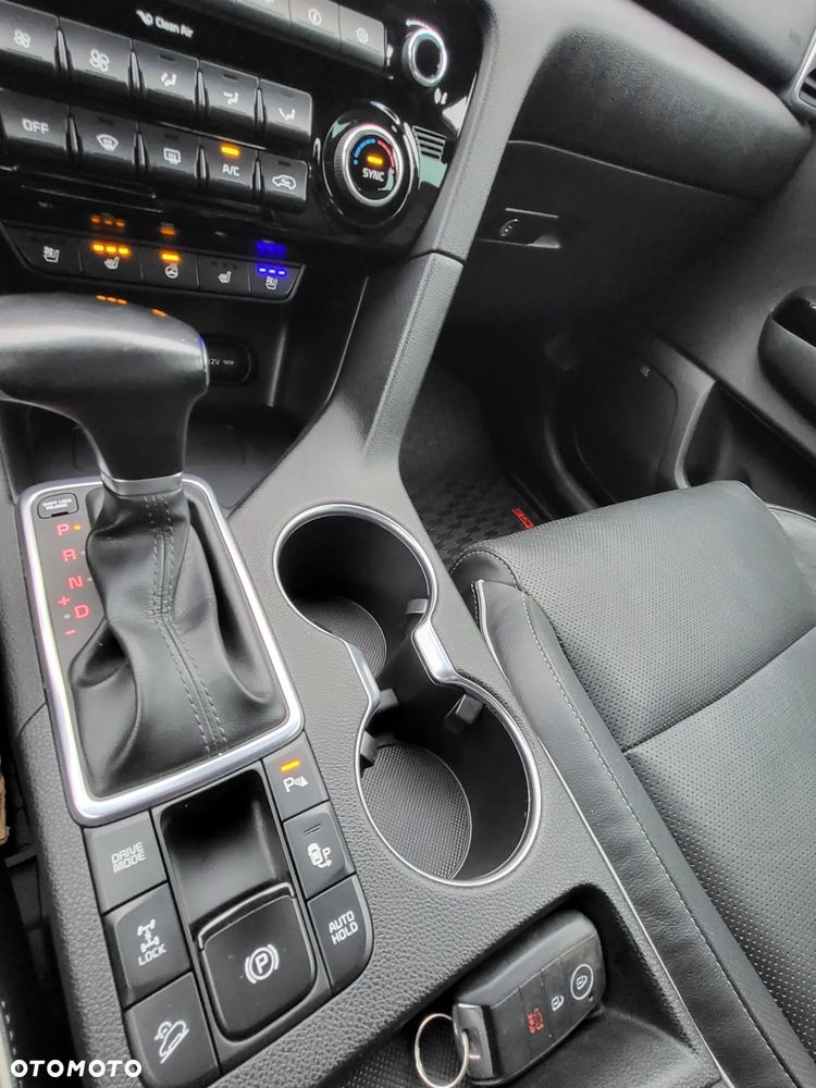 Kia Sportage 2,0 CRDI AWD GT Line - 25