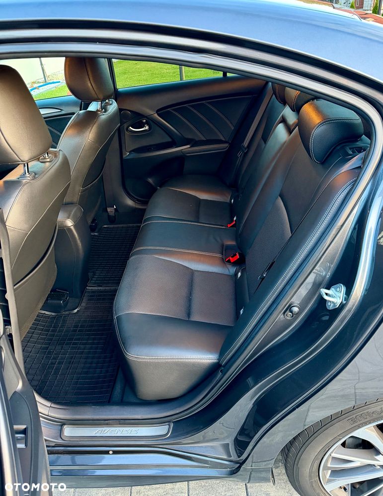 Toyota Avensis - 12