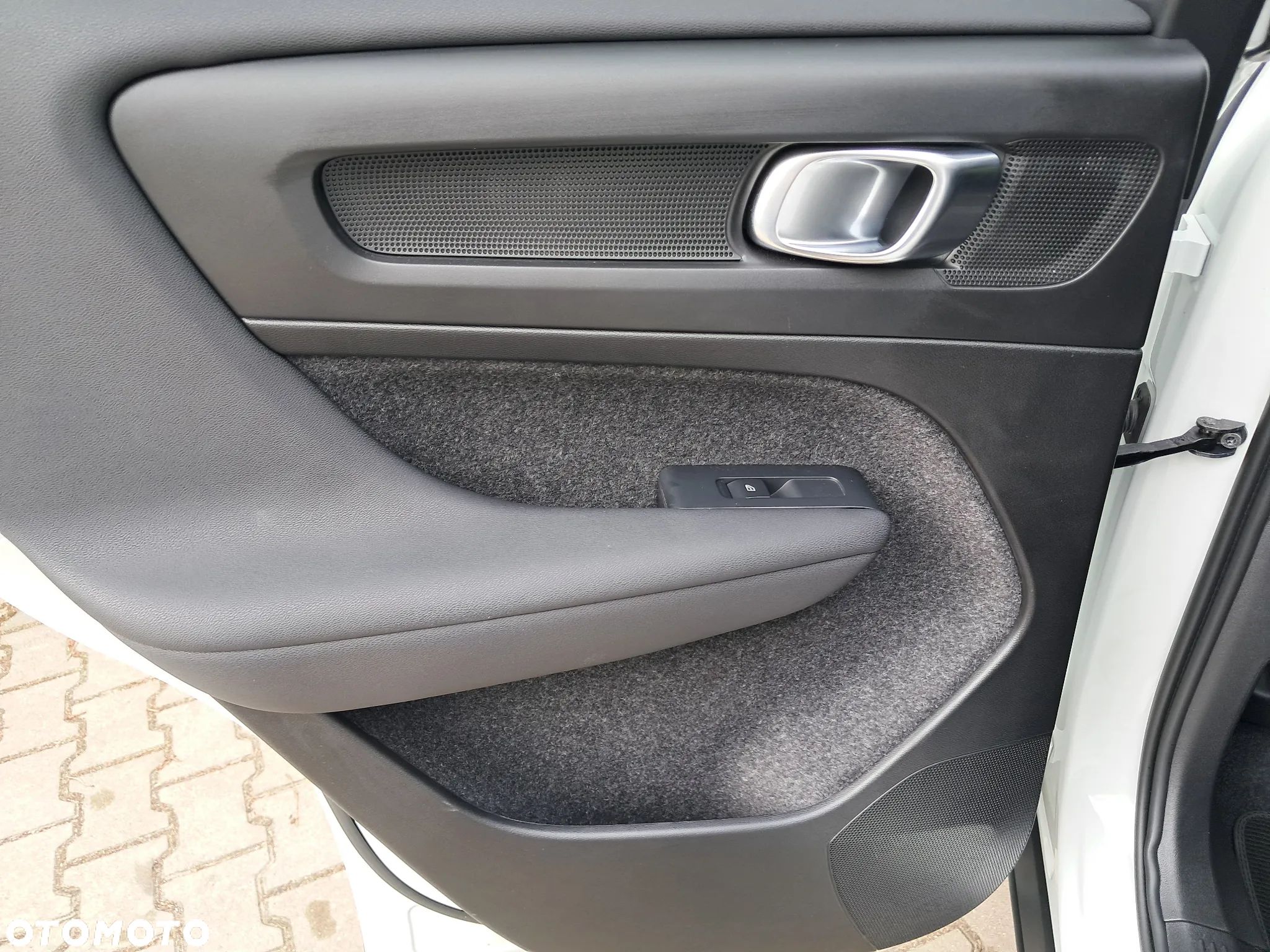 Volvo XC 40 B3 Plus Dark - 20