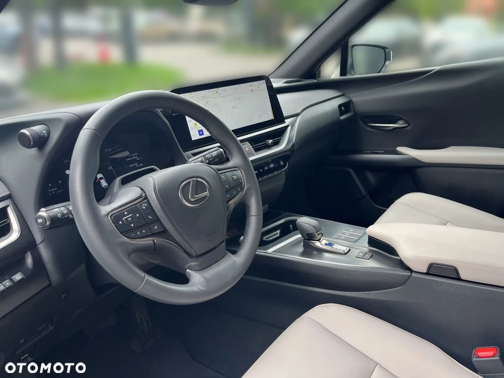 Lexus UX 300h F Sport Design - 5