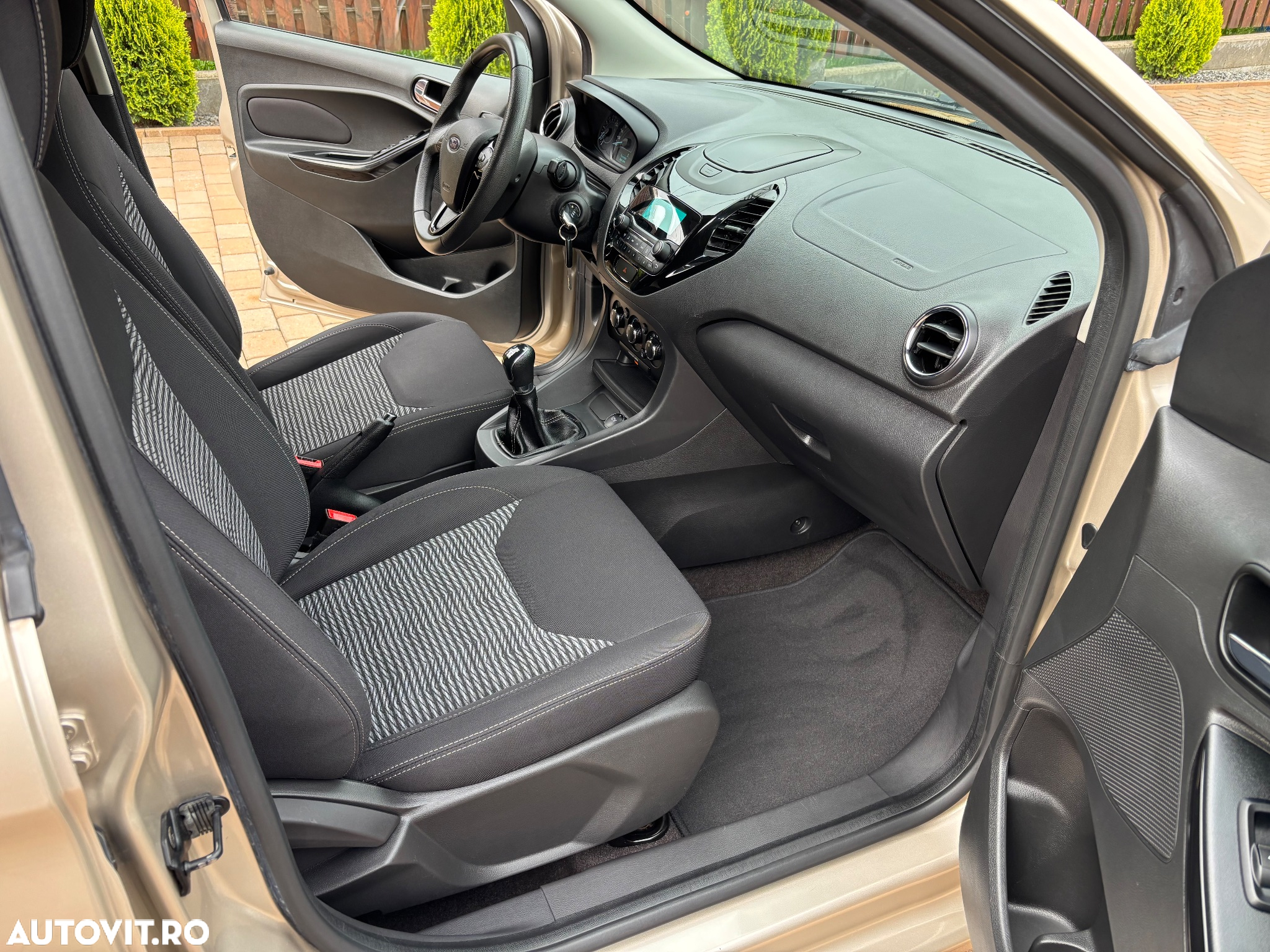 Ford Ka+ 1.2 S&S Cool & Connect - 8
