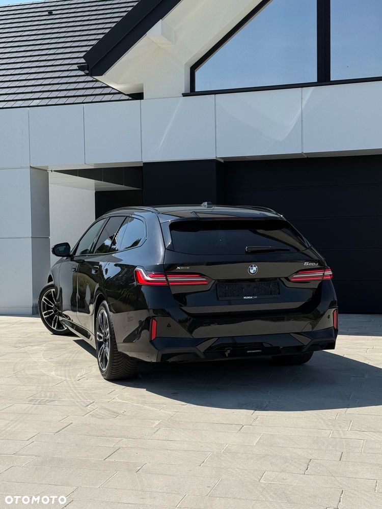 BMW Seria 5 520d xDrive Touring - 2