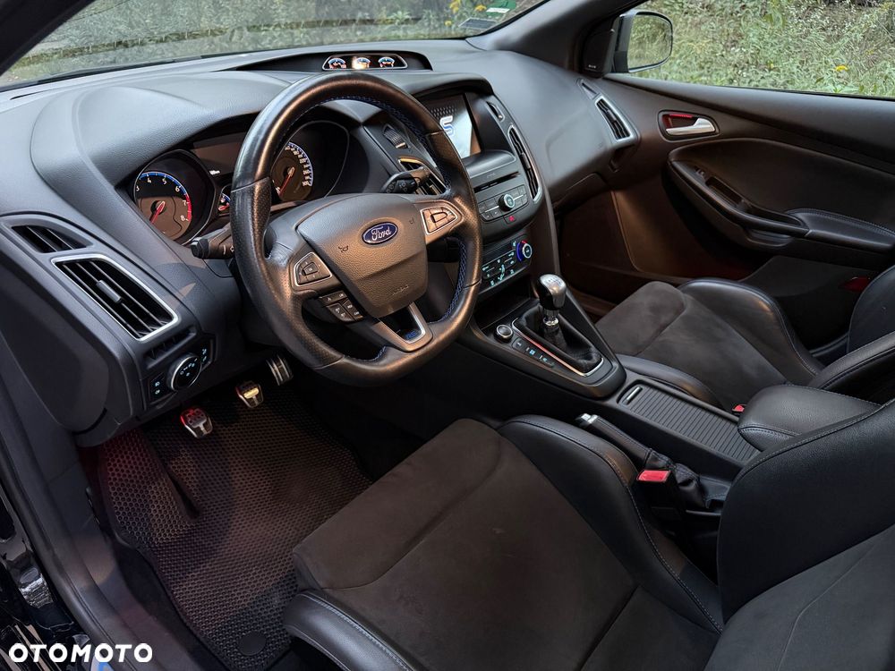 Ford Focus 2.3 EcoBoost RS - 31