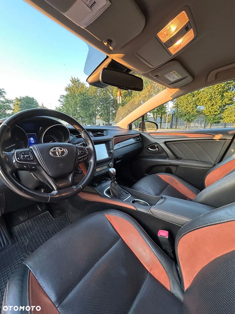 Toyota Avensis 2.0 D-4D Premium - 9