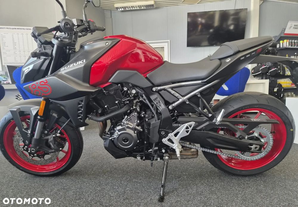 Suzuki GSX - 2