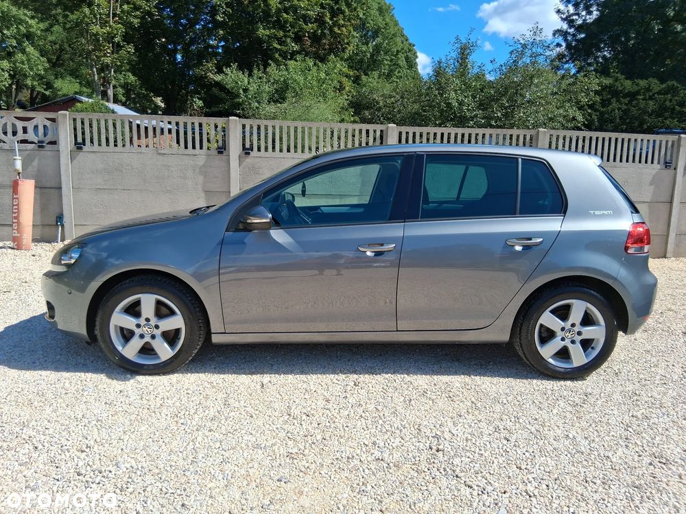 Volkswagen Golf - 6