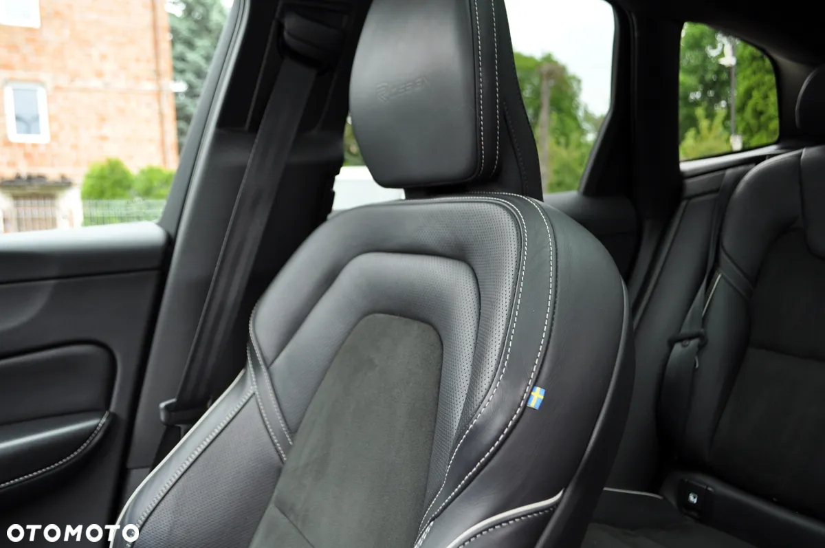 Volvo XC 60 D4 SCR AWD R-Design - 22