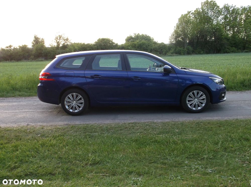 Peugeot 308 PureTech 130 GPF EAT8 Stop & Start Active Business-Paket - 4