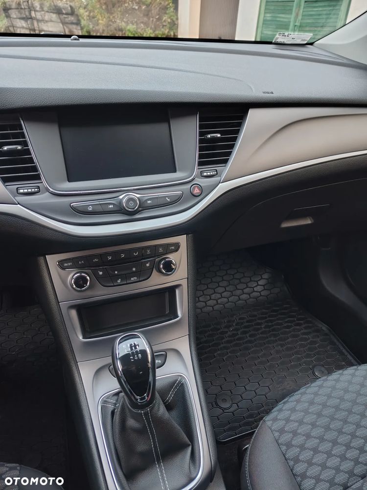 Opel Astra 1.2 T Edition S&S - 9