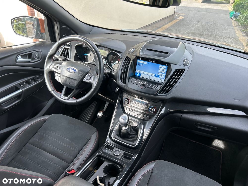 Ford Kuga 2.0 TDCi 4x4 ST-Line - 22