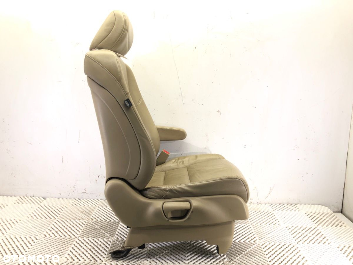 FOTEL PRAWY PRZÓD - 269.00 PLN - HONDA CR-V III (RE_) 2006 - 2022 2.0 i-VTEC (RE5, RE1) 110 kW [150 - 8