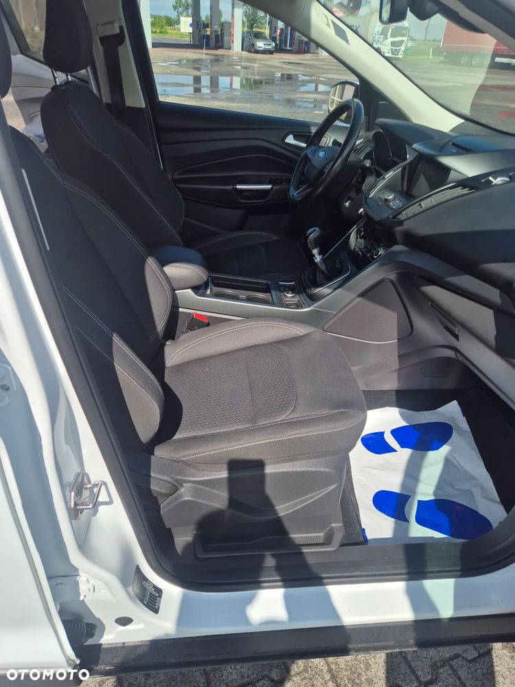 Ford Kuga 1.5 EcoBoost 2x4 Individual - 24