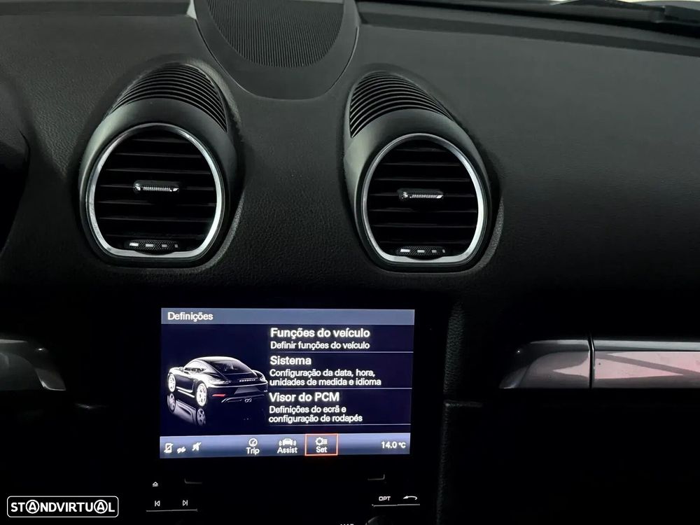 Porsche 718 Cayman - 22