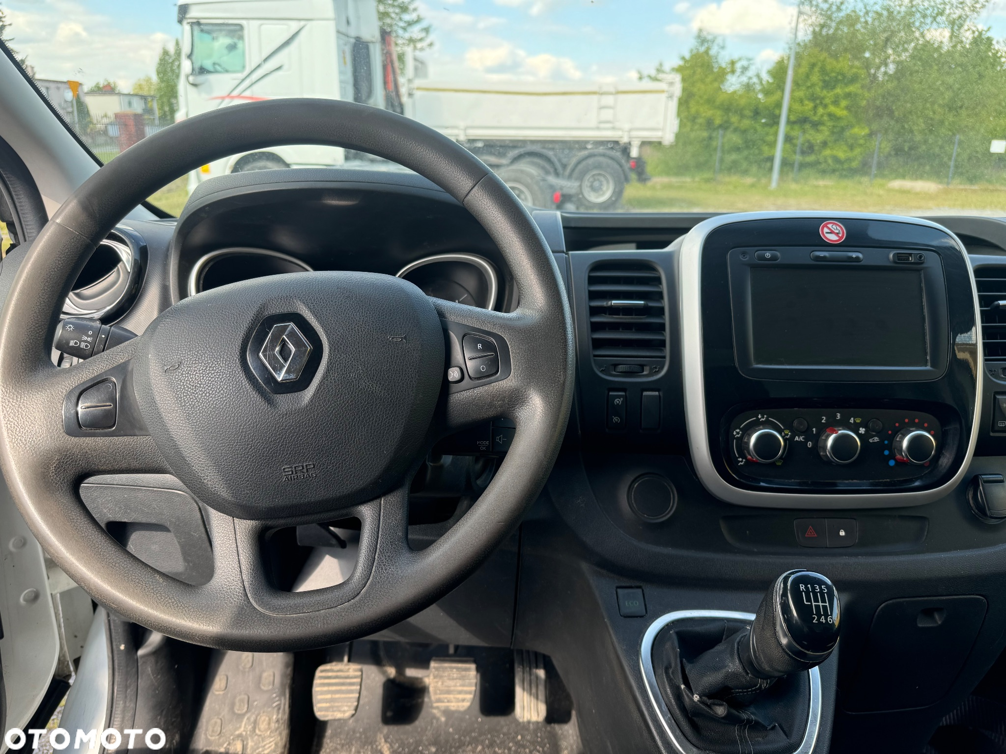 Renault Trafic - 14