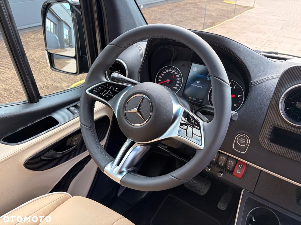 Mercedes-Benz Sprinter 519 - 40
