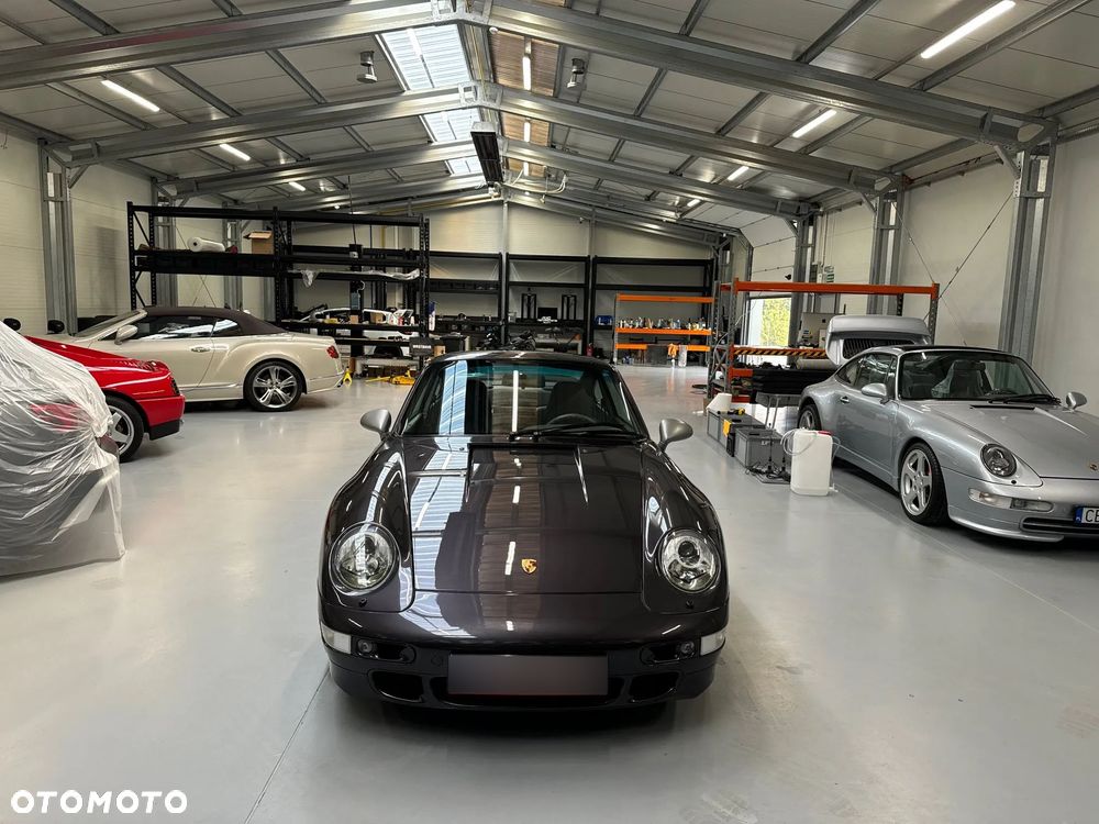 Porsche 911 Carrera - 1