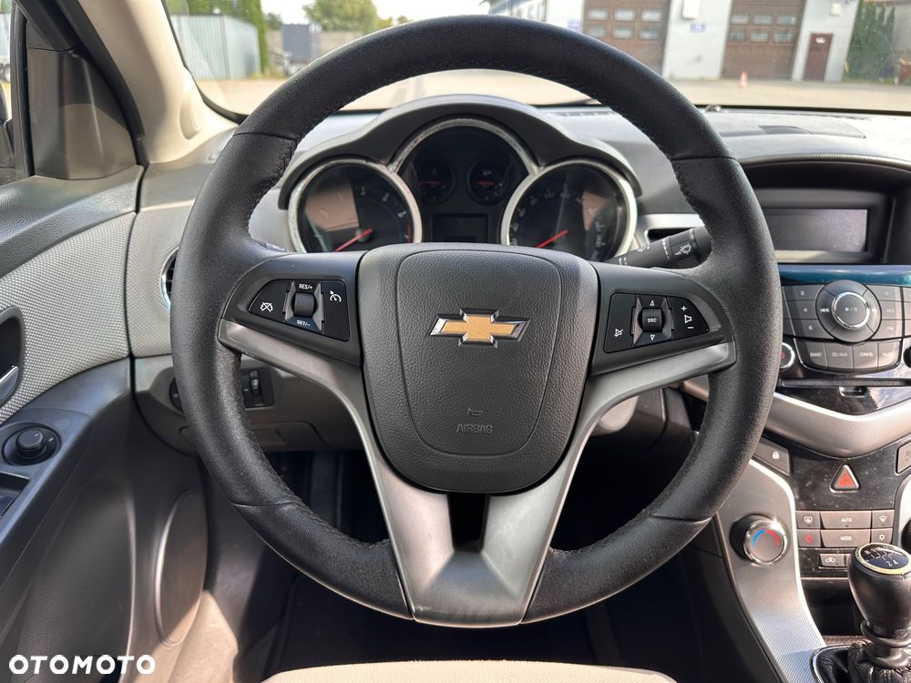 Chevrolet Cruze 1.8 LS - 38