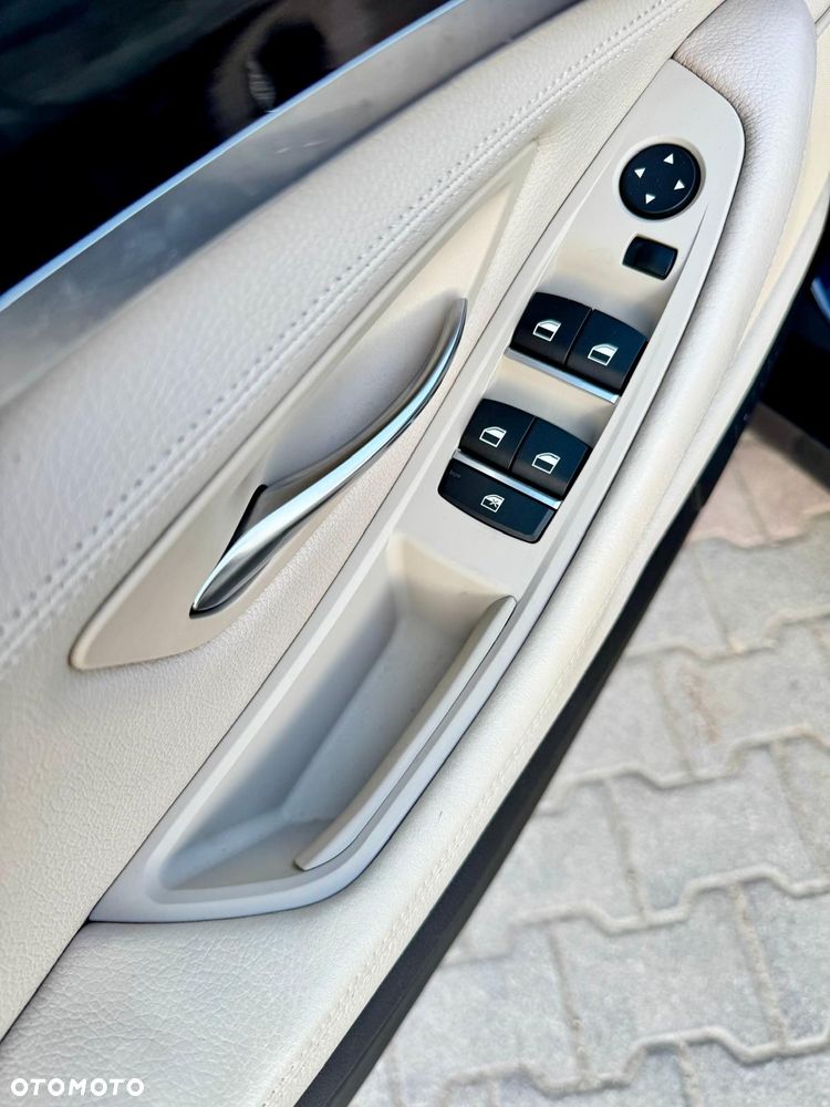 BMW Seria 5 520d - 13