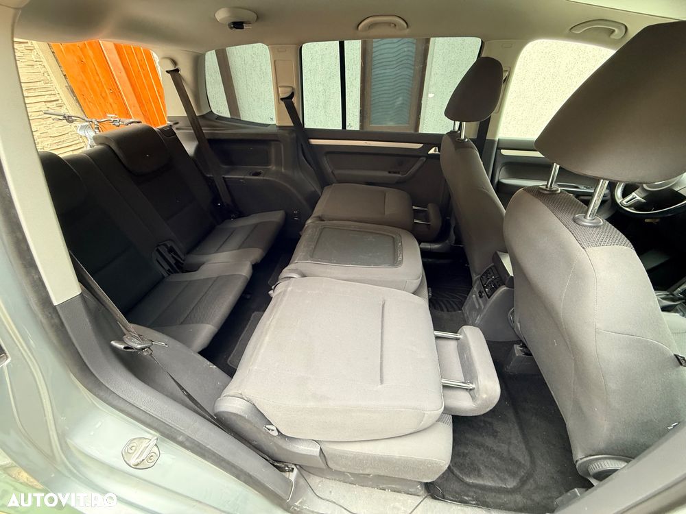 Volkswagen Touran 1.6 TDI DSG Trendline - 20