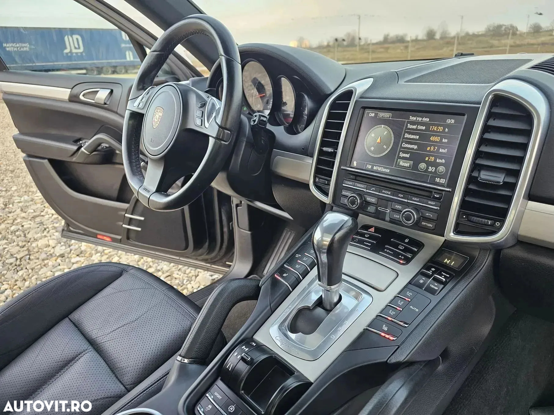 Porsche Cayenne Diesel Platinum Edition - 32