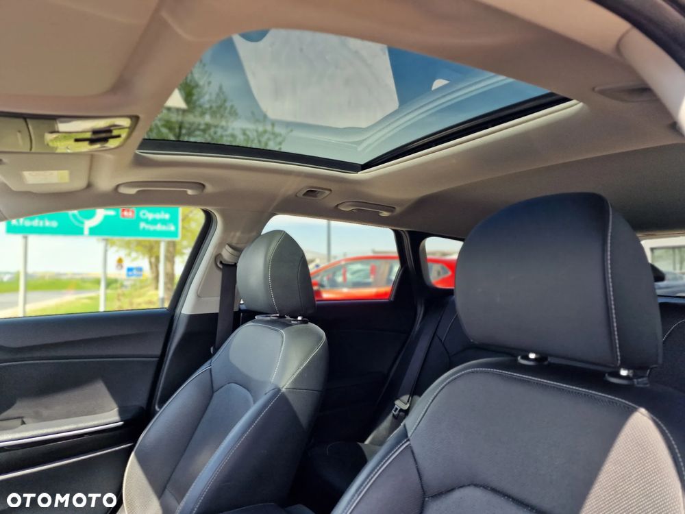 Kia Ceed 1.6 CRDi Eco-Dynamics+ (48V Mild-Hybrid) DCT7 Platinum Edition - 24